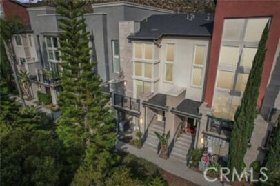 Terrific Newly Listed Skyloft at Origen Condominium Located at 7887 Stylus